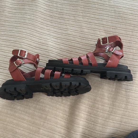 Free People Hadley Hammered Stud Sandals Size 40.5 - Picture 3 of 10